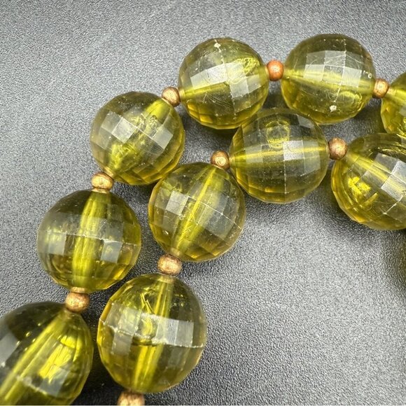 Vintage 1960s Green Peridot Lime Acrylic Beaded Collar Necklace - Picture 4 of 10